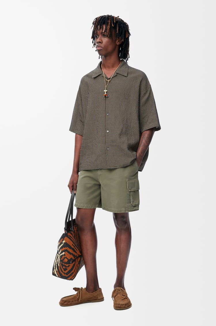 LOEWE Pantalón corto cargo en algodón Salvia