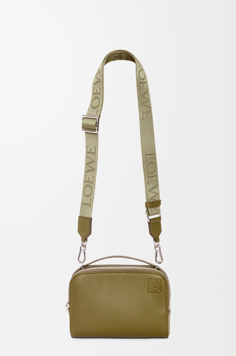 LOEWE 迷你柔软粒面牛皮革相机斜挎包 橄榄绿