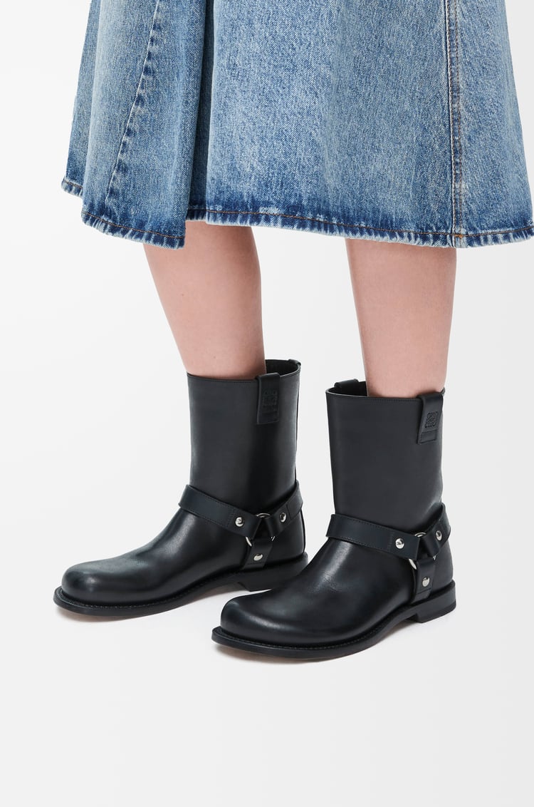 LOEWE Bota Campo Biker en piel de ternera Negro