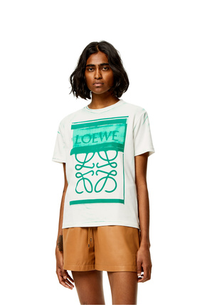LOEWE Camiseta en algodón con anagrama de LOEWE Blanco/Verde plp_rd