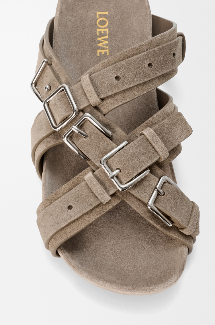 LOEWE タイプ フスベット サンダル（スエードカーフ） Hazelnut