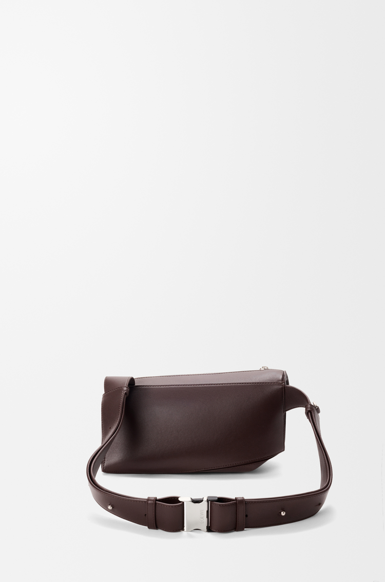 LOEWE Puzzle Featherlight Sling bag in nappa lambskin Dark Chestnut