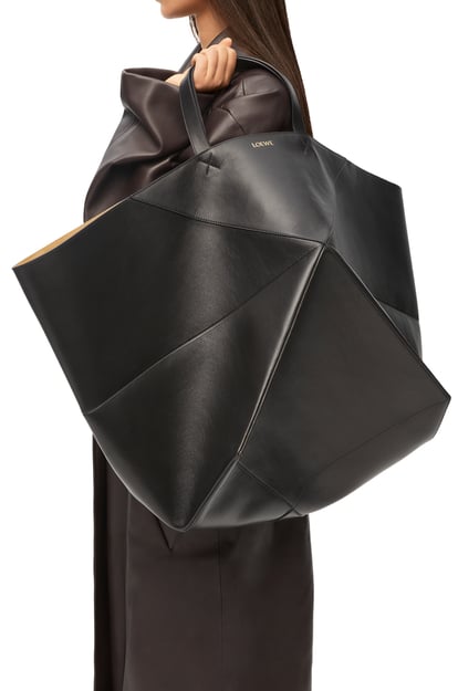 LOEWE XXL Puzzle Fold Tote in shiny calfskin 黑色 plp_rd