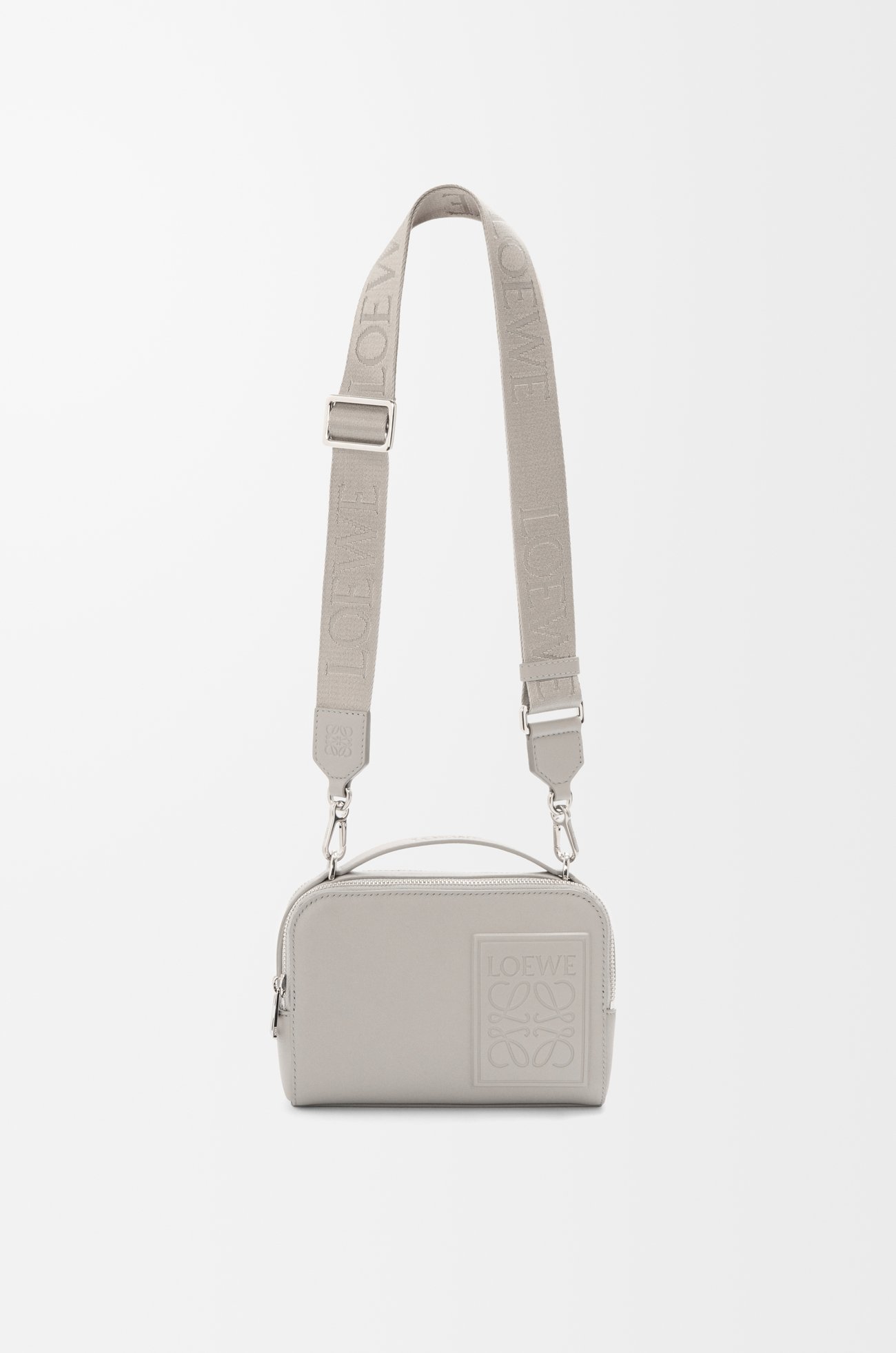 LOEWE Bolso bandolera Mini Camera en piel de ternera satinada Gris Valva plp_rd