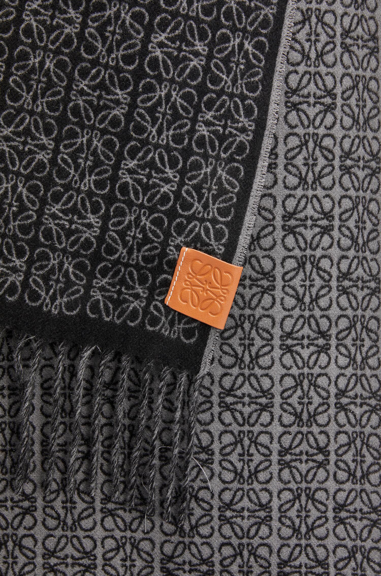 LOEWE Anagram scarf in cashmere Brown/Black