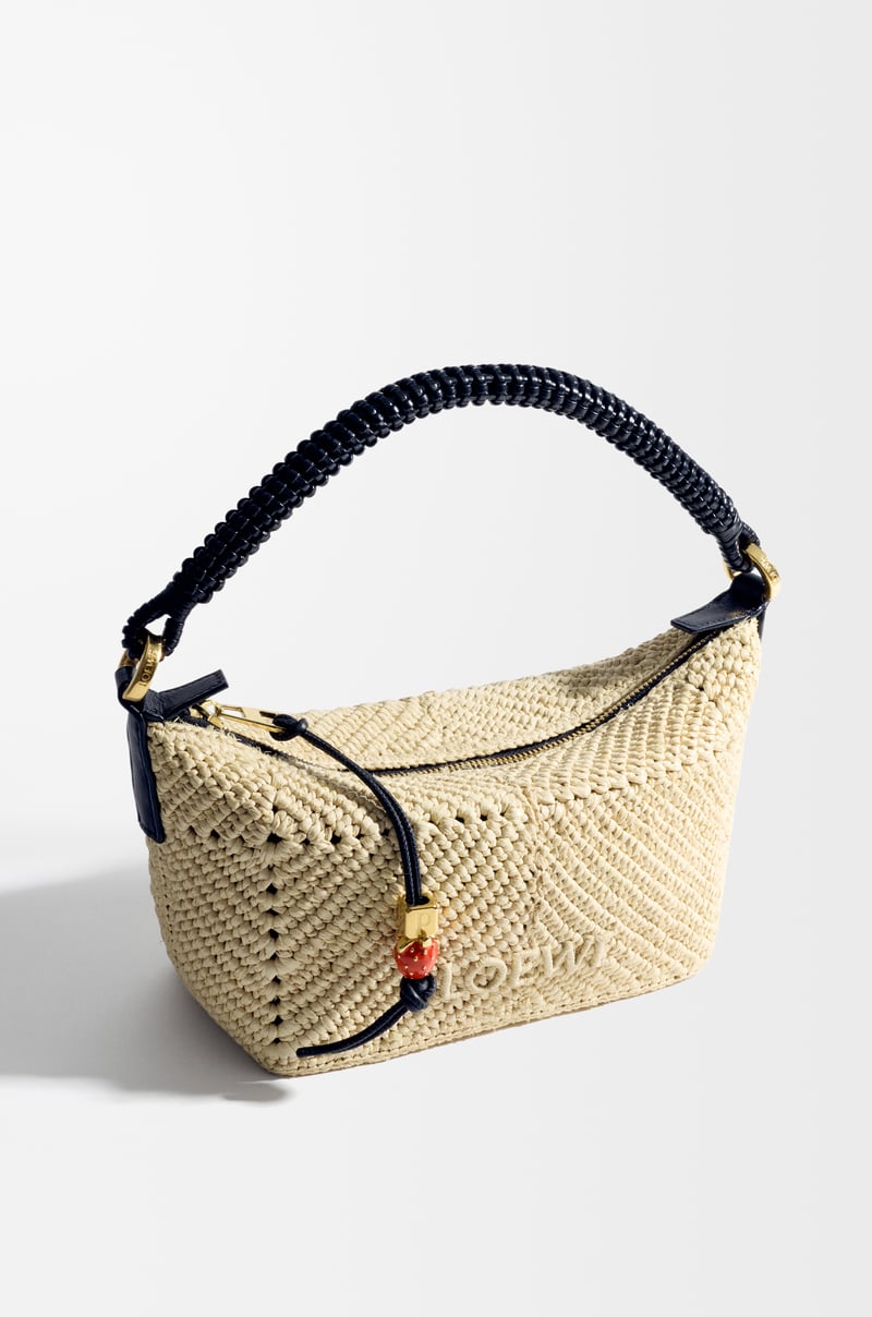 LOEWE Mini Cala Tasche aus klassischem Kalbsleder und Bast Natur/Schwarz