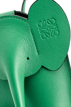 LOEWE Elephant Pocket in classic calfskin Jungle Green plp_rd