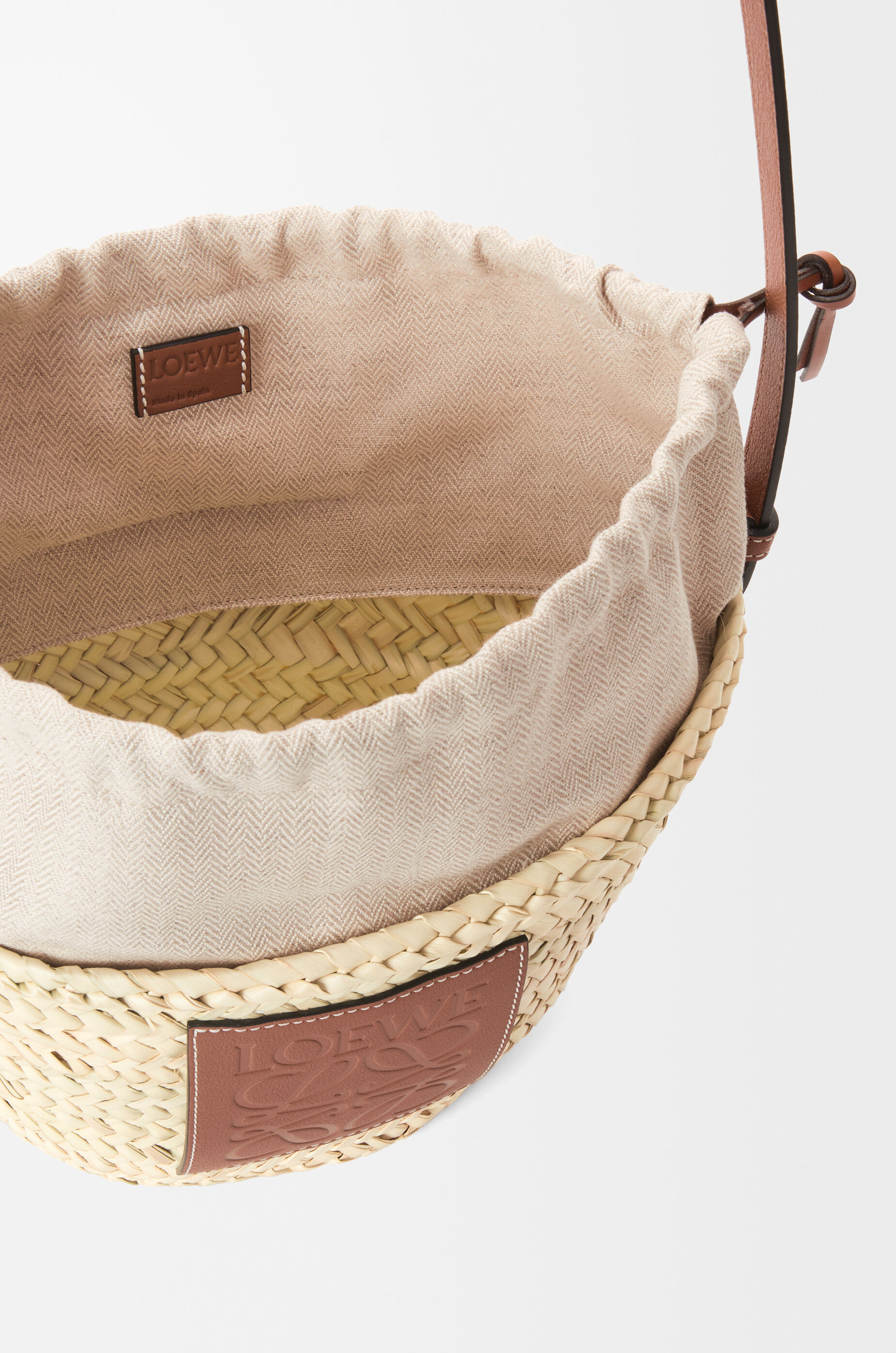 LOEWE / アナグラム ドローストリング バケットバッグ A223222X01_2435_1F.jpg?sw=1200