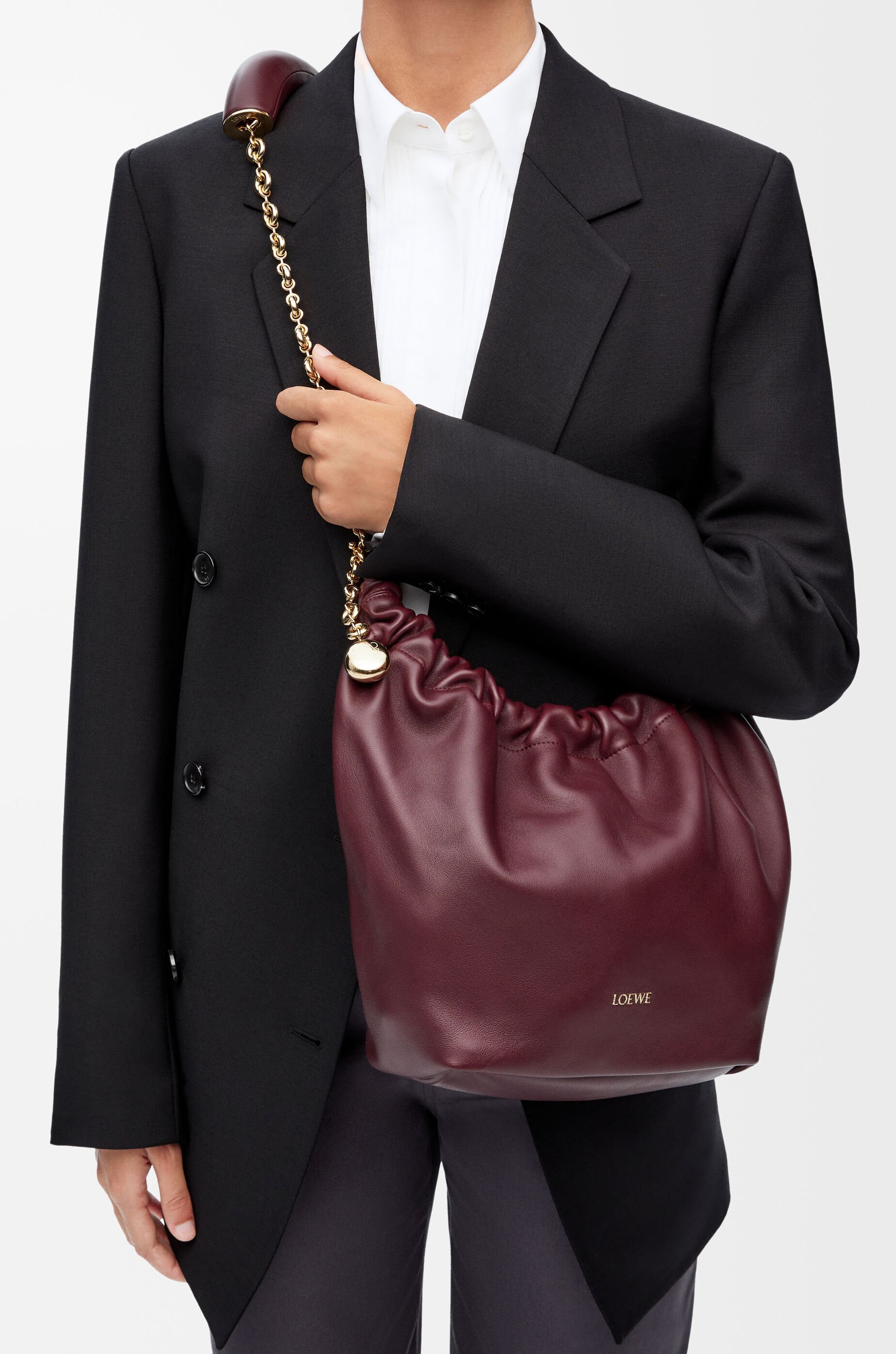 スクイーズバッグ スモール（メローナパラム） レッド - LOEWE