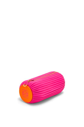 LOEWE 褶皺納帕皮革拼醋酸纖維手鍊包 Neon Pink plp_rd
