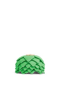 LOEWE Small flower charm in calfskin and brass Apple Green