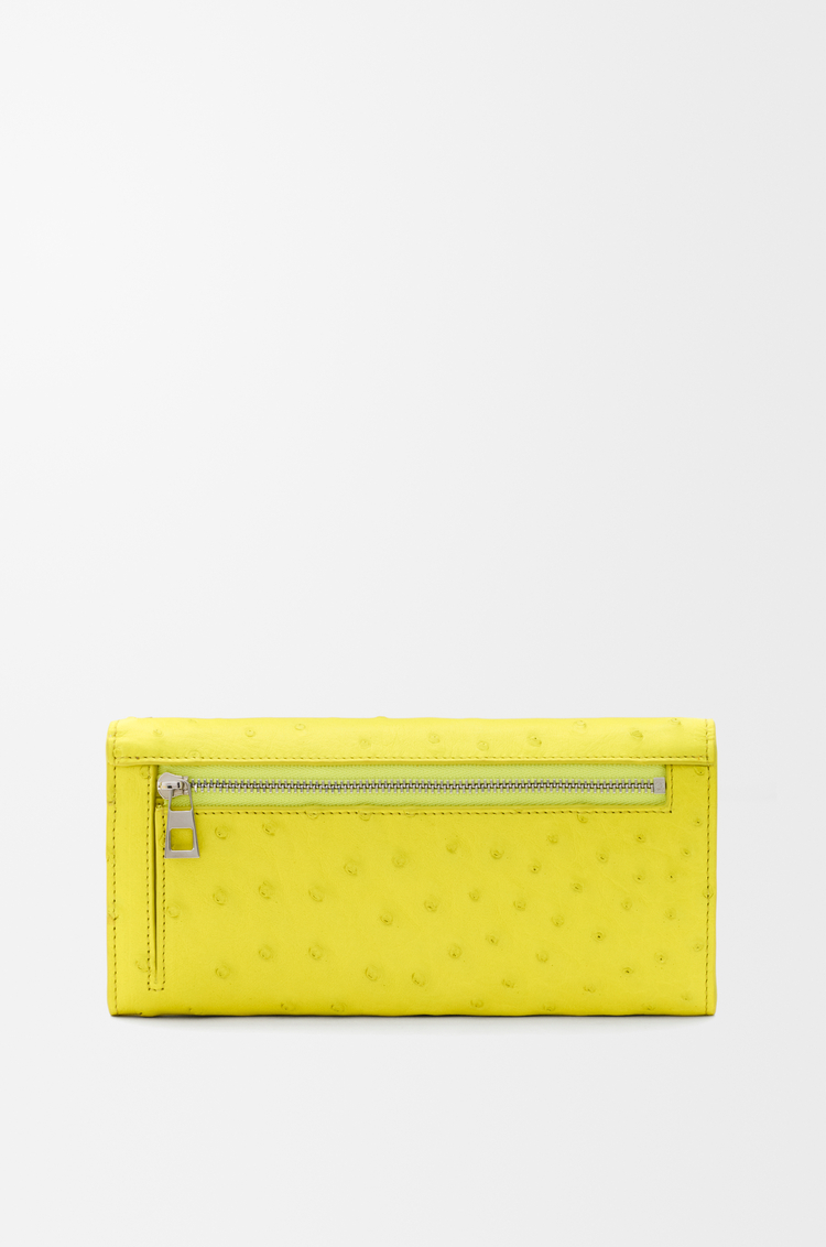 LOEWE Pebble wallet on chain in ostrich Lemon