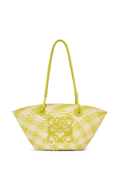 LOEWE Small Anagram Basket bag in raffia and calfskin 自然色/萊姆綠 plp_rd