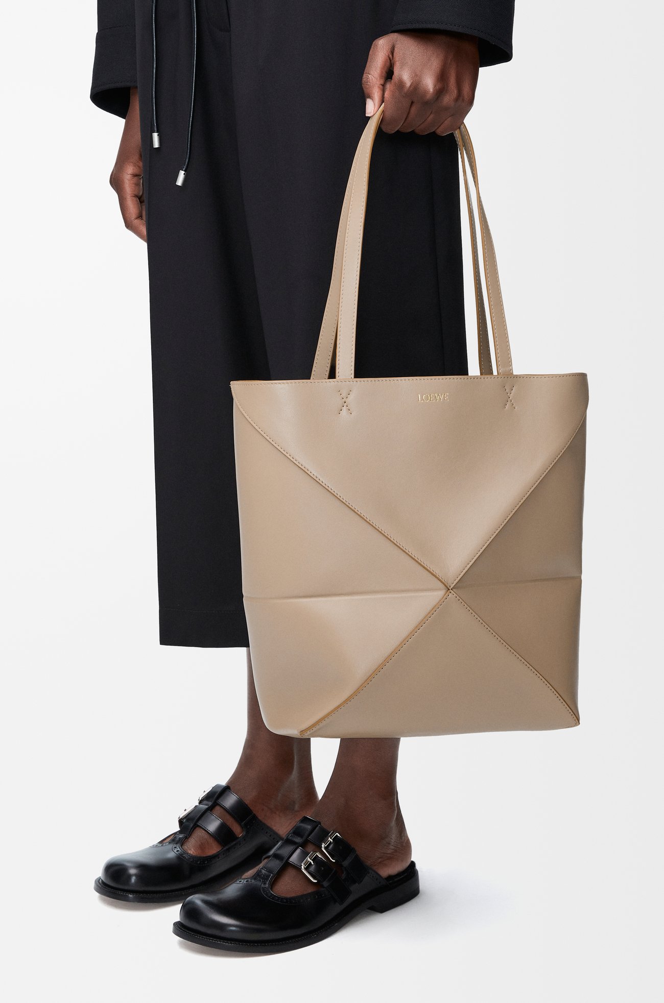 LOEWE パズルフォルド トート （シャイニーカーフ） サンド