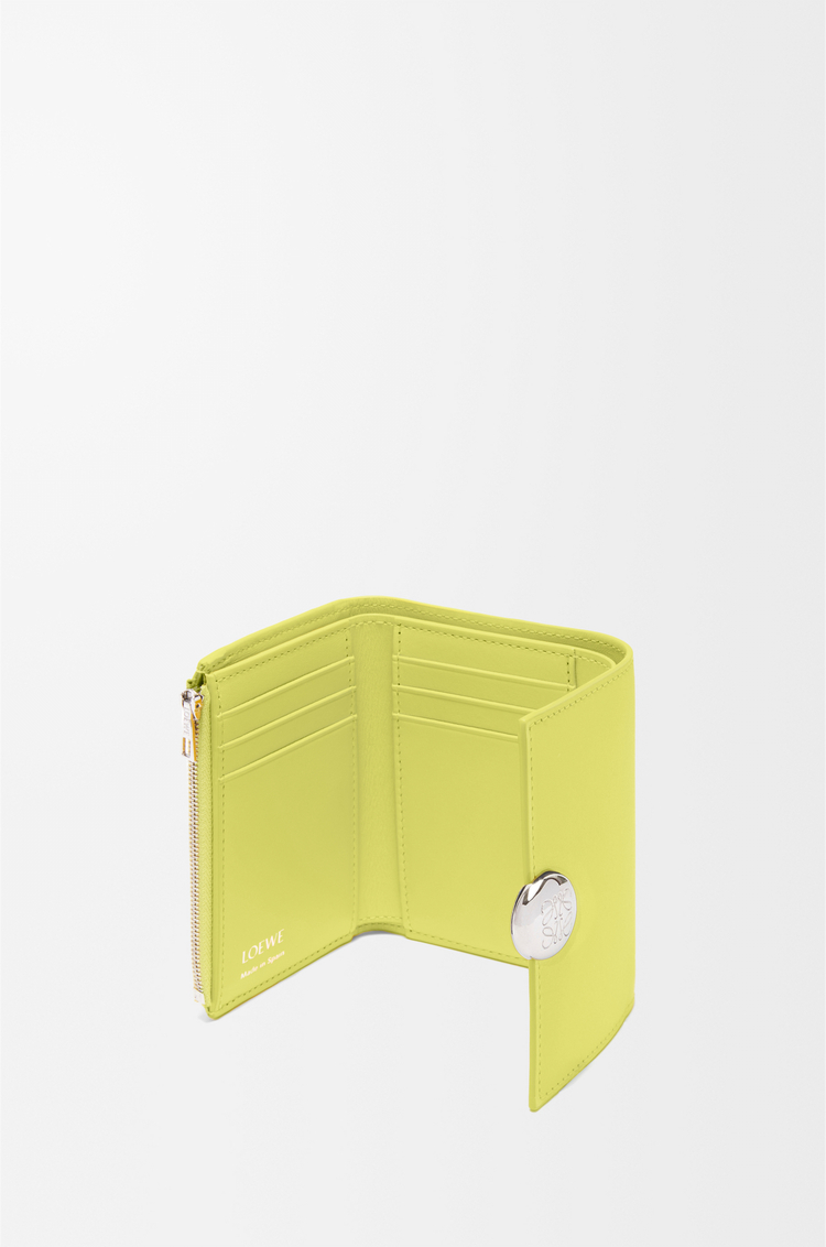 LOEWE Pebble small vertical wallet in shiny nappa calfskin Light Citrine