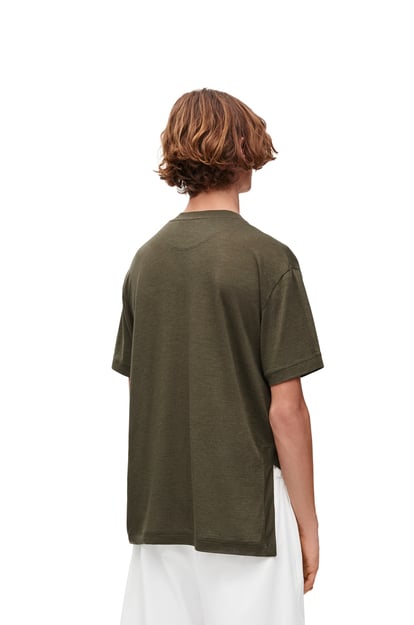 LOEWE Asymmetric T-shirt in cotton blend 羅登綠 plp_rd