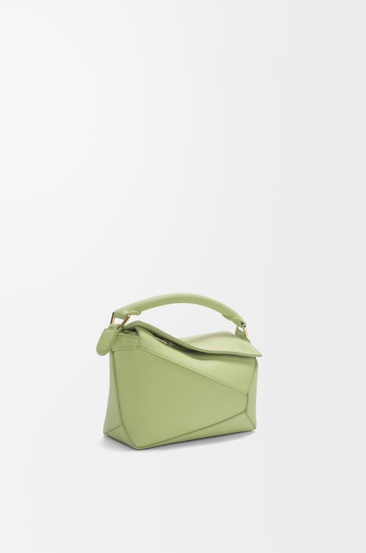 LOEWE パズルエッジ バッグ ミニ（クラシックカーフ） ライトペアー