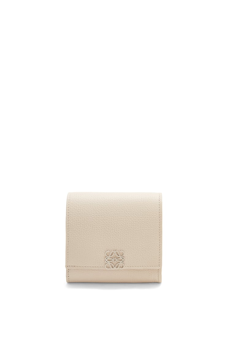 LOEWE Anagram compact flap wallet in pebble grain calfskin 淺灰色