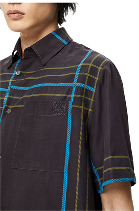 LOEWE Camisa de manga corta a cuadros en seda y algodón Gris Oscuro/Azul plp_rd