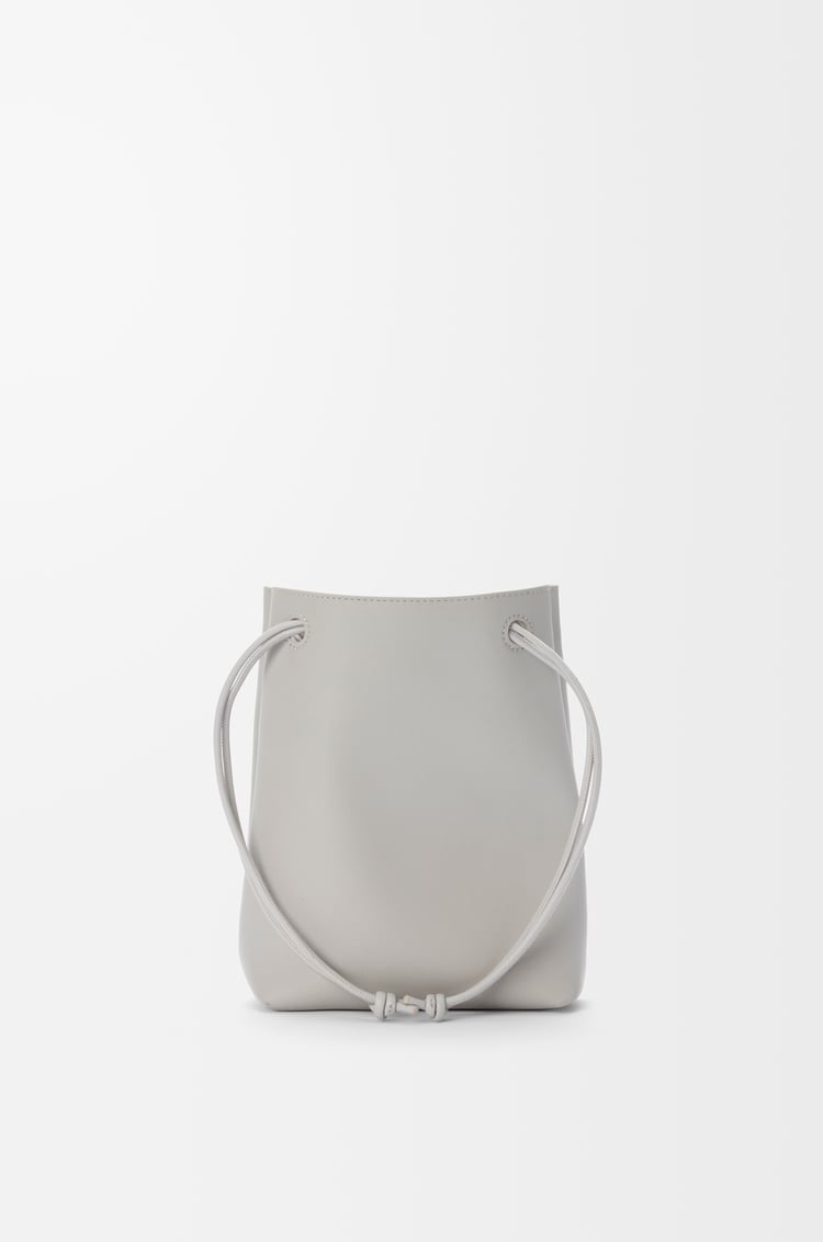 LOEWE 페블 파우치 - 스무스 카프스킨 쉘 그레이