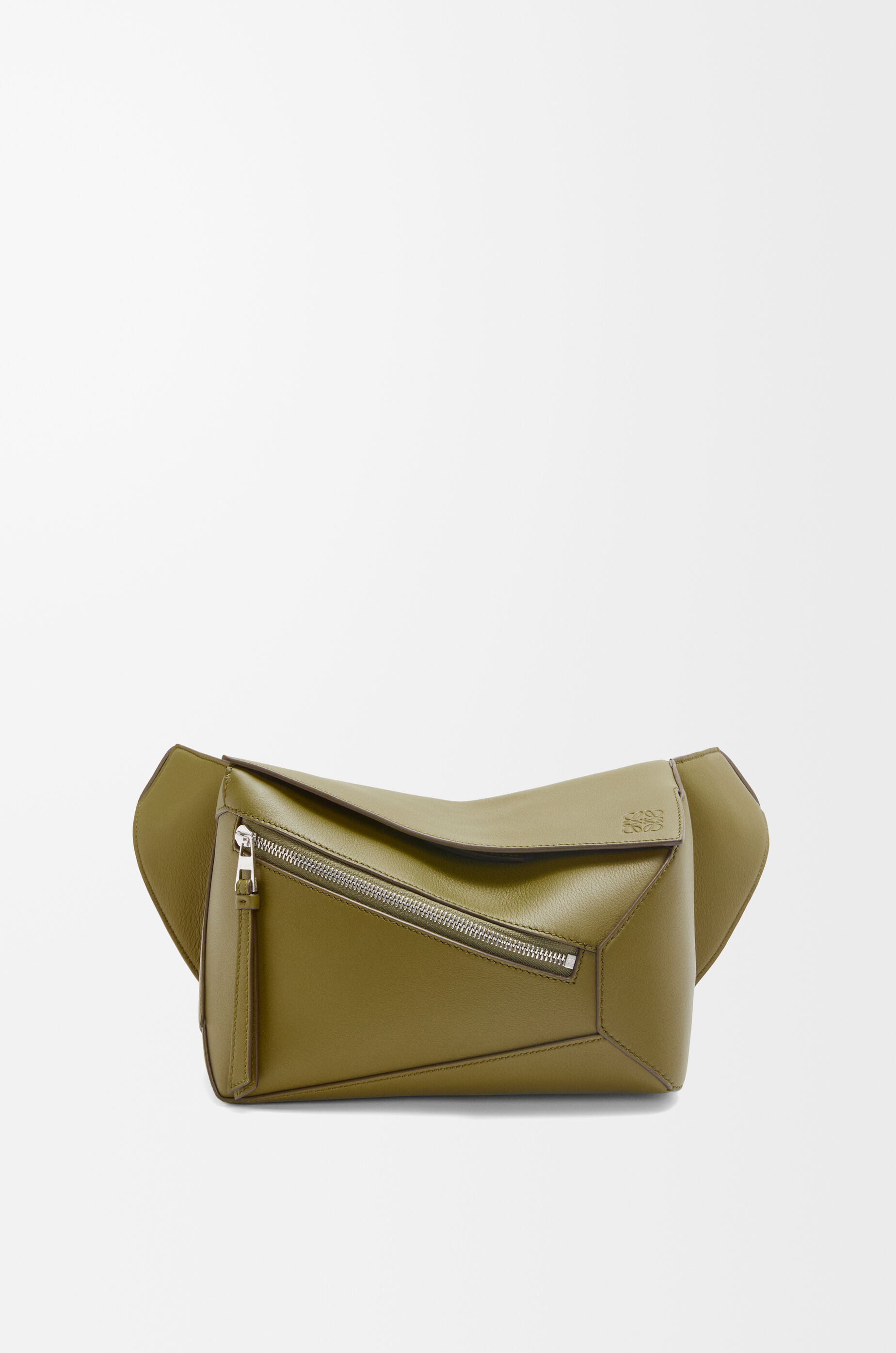 パズル バムバッグ スモール（クラシックカーフ） ブラック - LOEWE