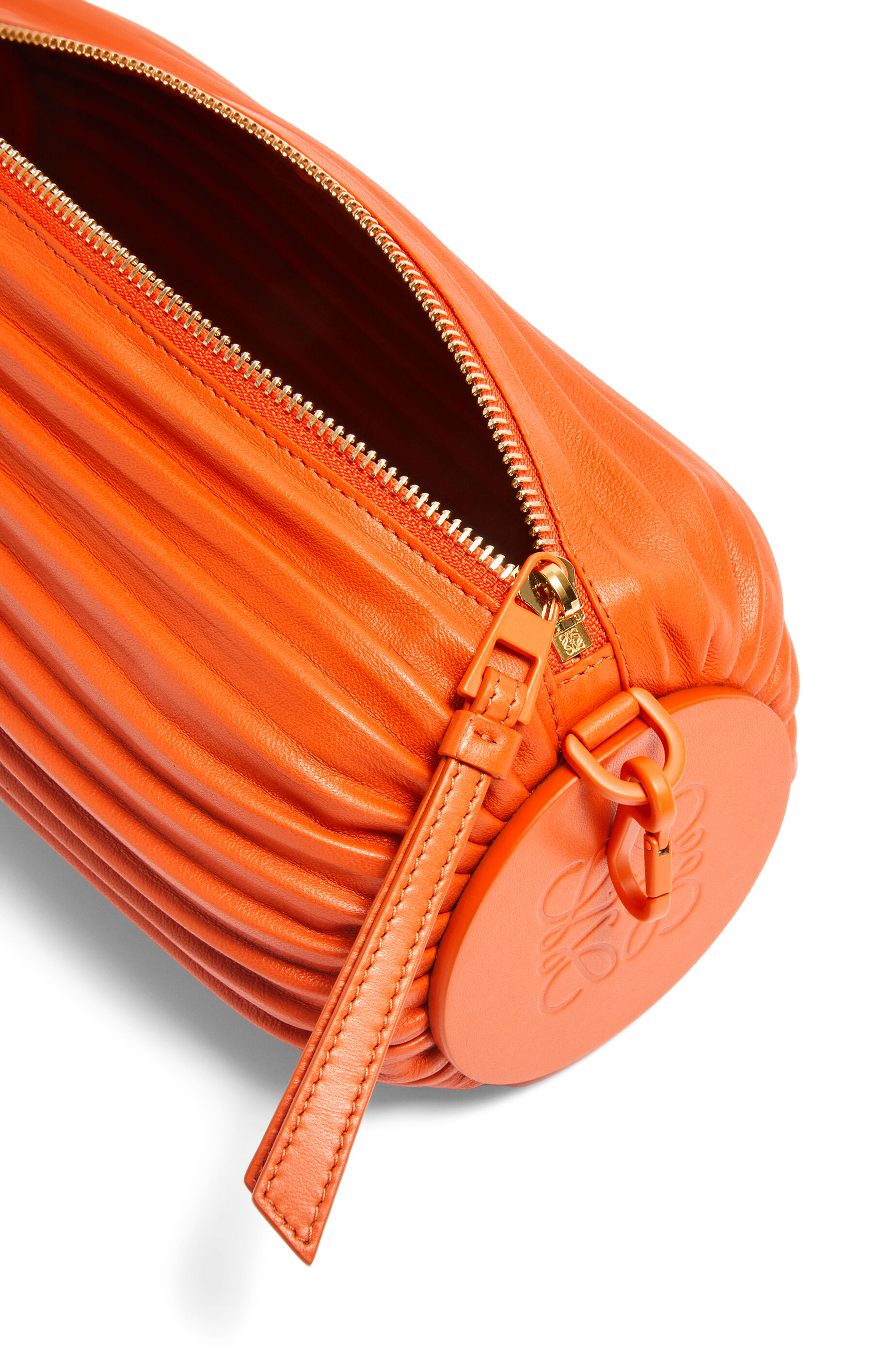 LOEWE】ブレスレットポーチ (プリーツナパ) - www.gsspr.com