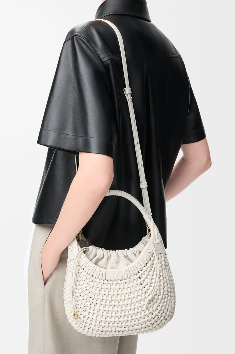 LOEWE ダイヤモンド ホーボーバッグ（カーフ） ソフトホワイト