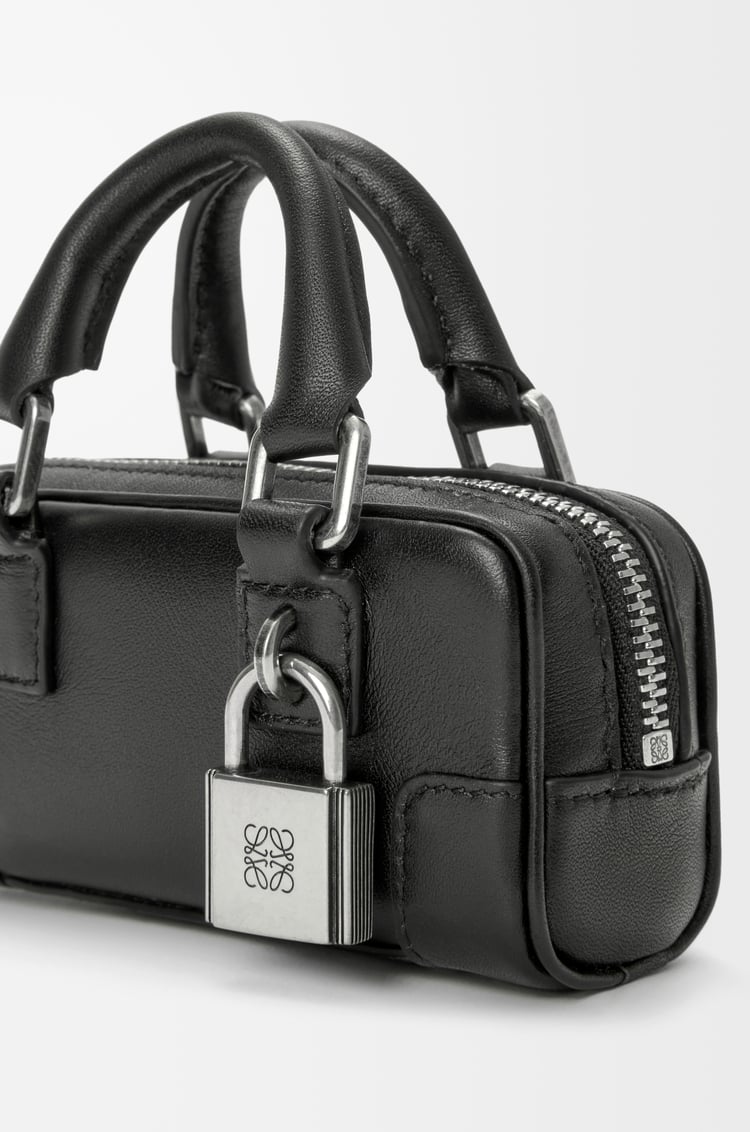 LOEWE Bolso Amazona Nano en piel de ternera brillante Negro