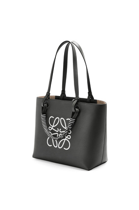 LOEWE Small Anagram Tote in classic calfskin Black/Soft White plp_rd