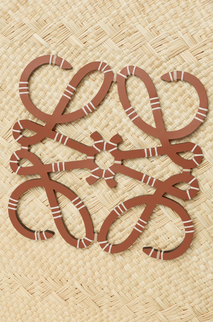 LOEWE アナグラム バスケットバッグ ラージ（イラカヤシ&カーフ） ナチュラル/タン