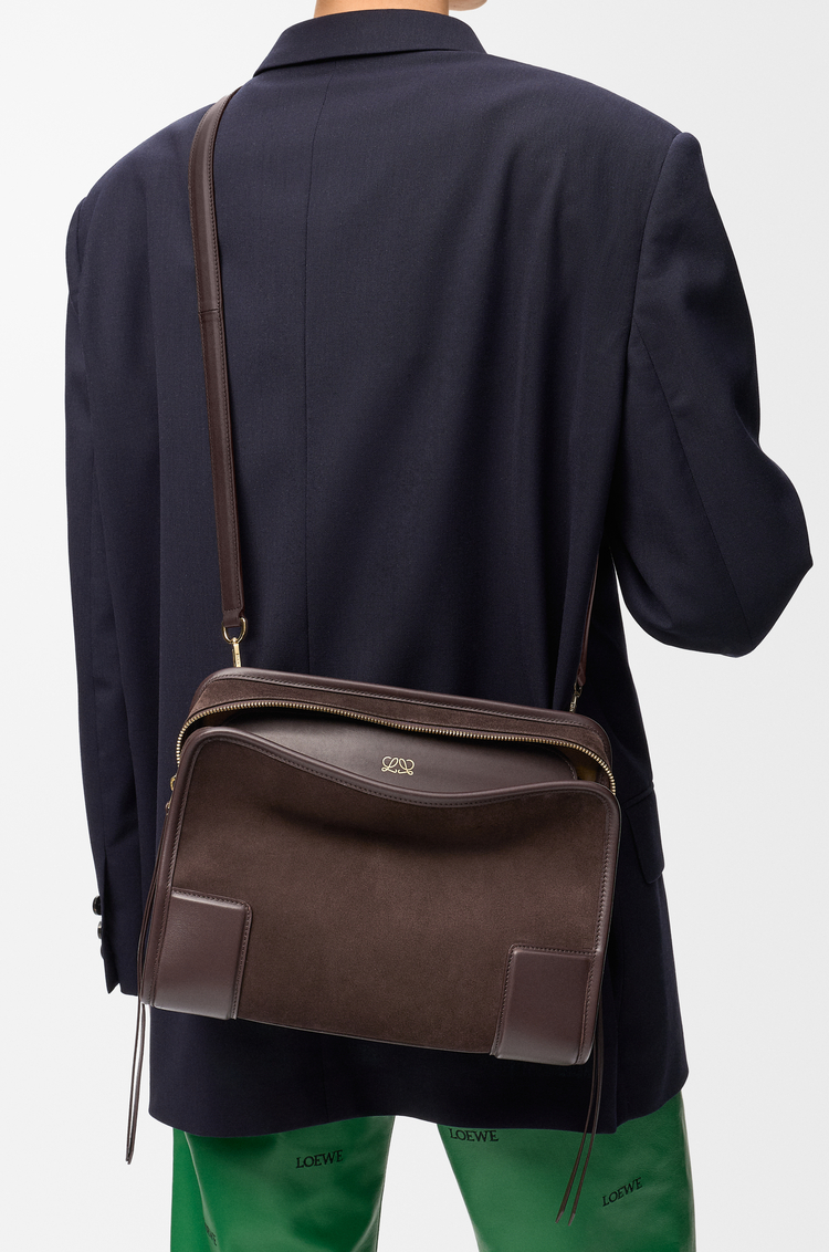 LOEWE アマソナ180 バッグ ミディアム（スエード） ダークチェスナット