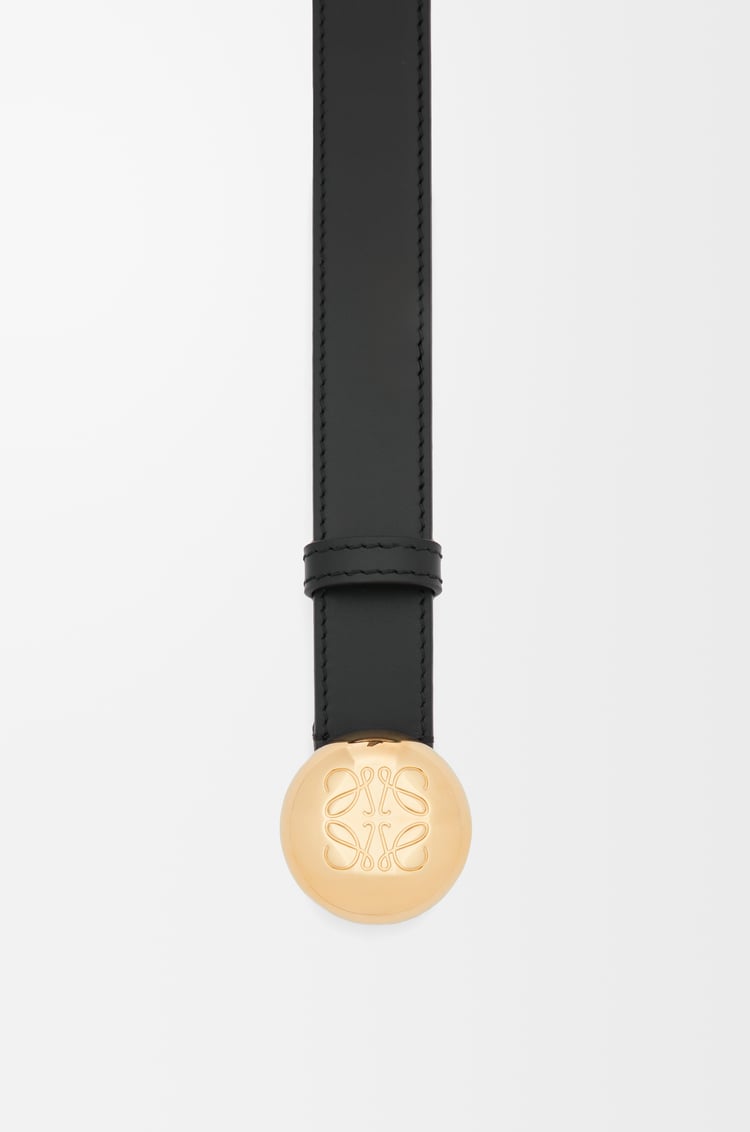 LOEWE Cinturón Pebble en piel de ternera Negro/Dorado