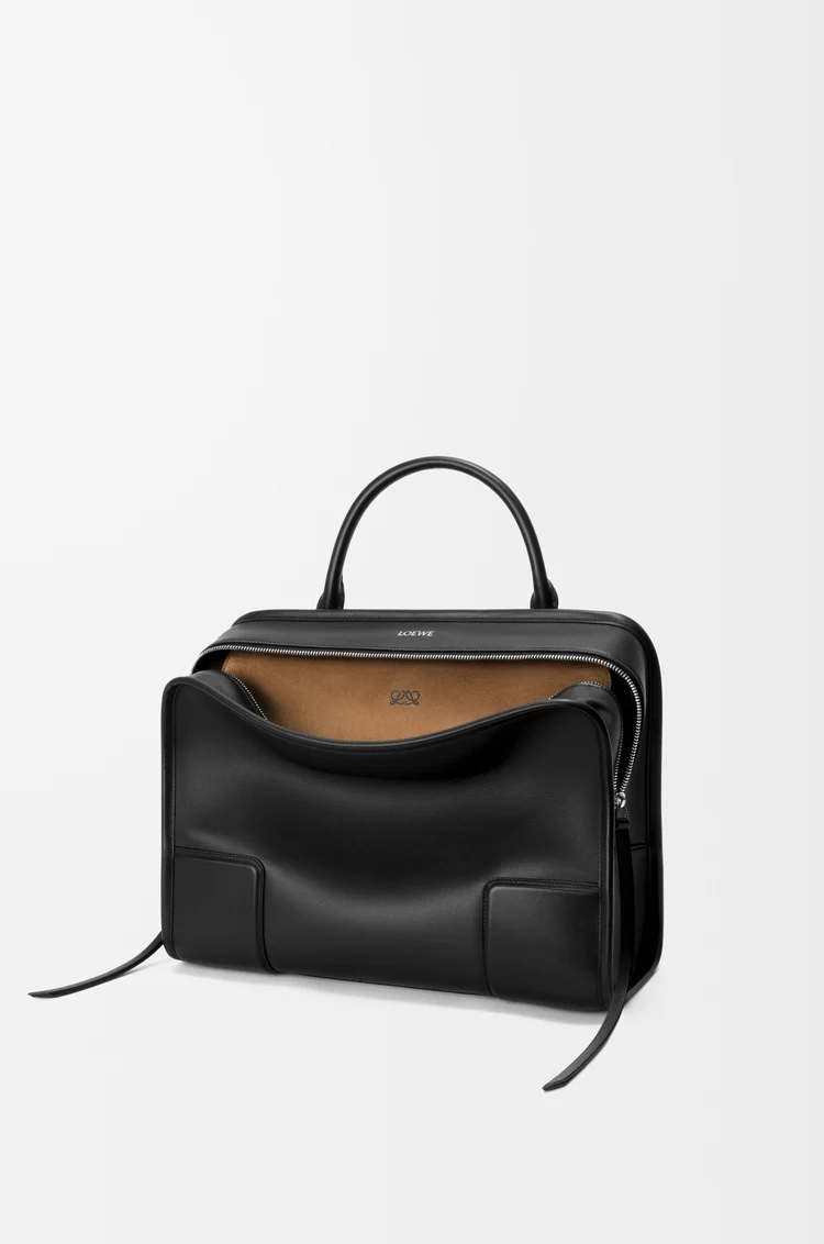 LOEWE Bolso Amazona 180 grande en piel de ternera suave Negro