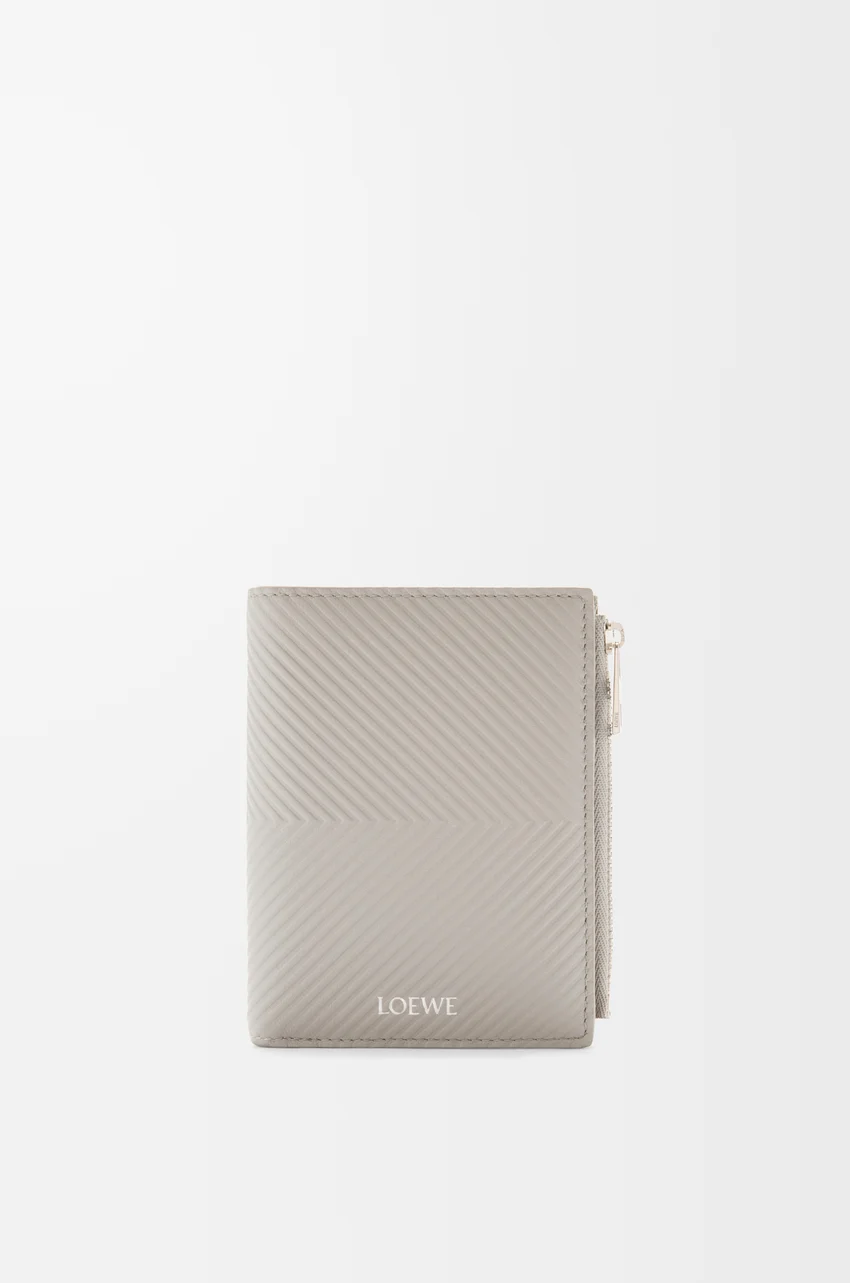 Slim compact wallet in textured classic calfskin