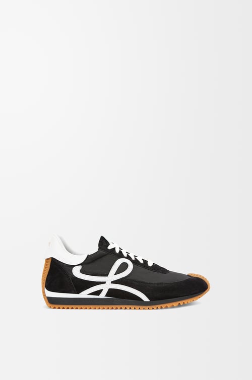 LOEWE Zapatilla Flow Runner en ante y nailon Negro/Blanco