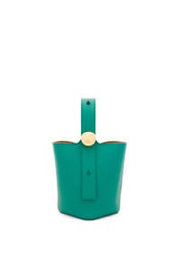 LOEWE Bolso Pebble Bucket mini en piel de ternera Verde Esmeralda
