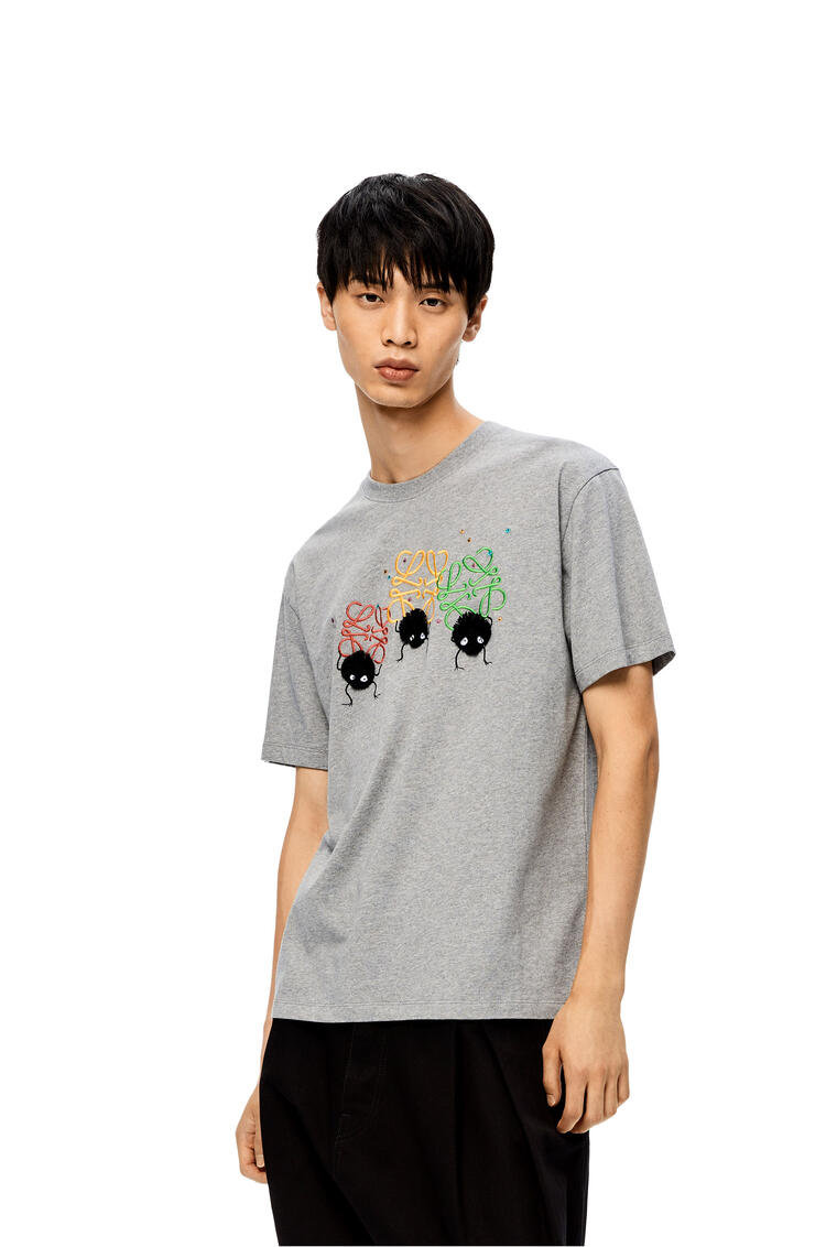 LOEWE Camiseta Susuwatari en algodón con Anagrama Gris/Negro pdp_rd