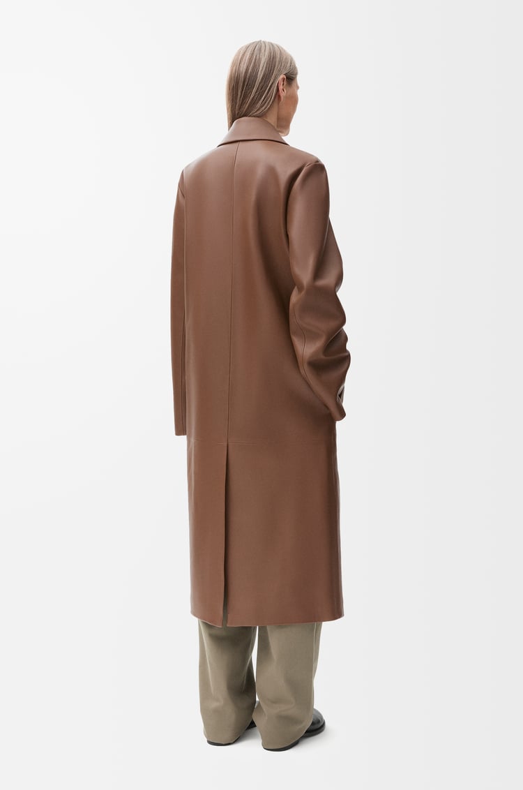 LOEWE Manteau croisé en cuir d'agneau nappa Winter Brown