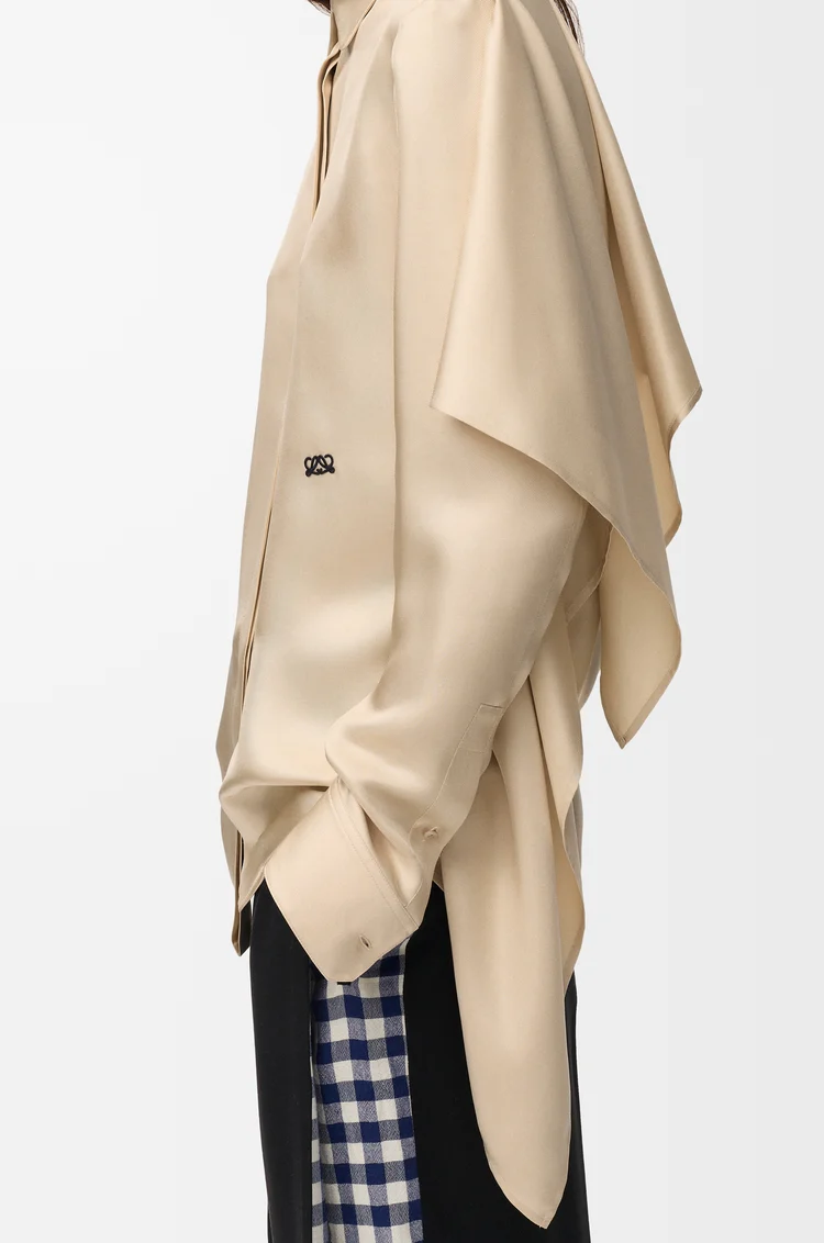 LOEWE Camisa tipo capa en seda Crudo