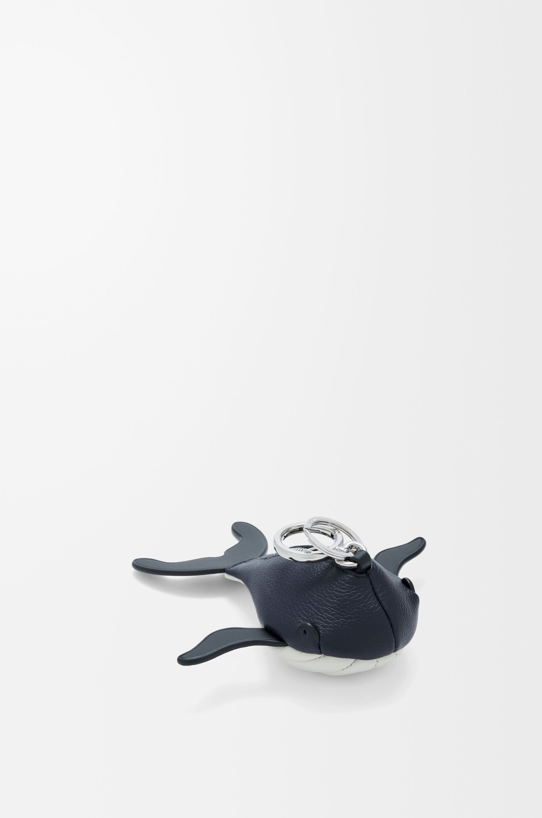 クジラ チャーム（クラシックカーフ） ブルー - LOEWE