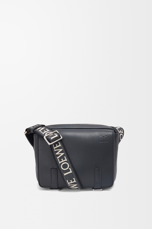 LOEWE Bolso XS Military Messenger en piel de ternera y jacquard Azul Marino