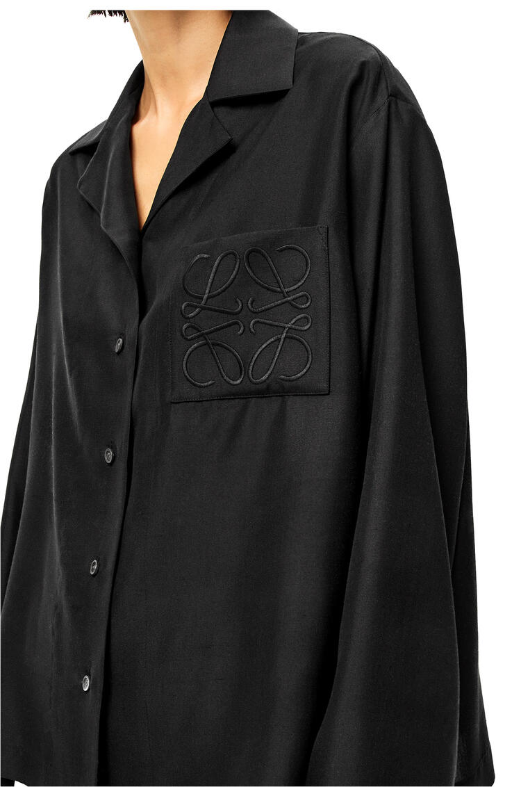 LOEWE Blusa de pijama en seda con anagrama Negro