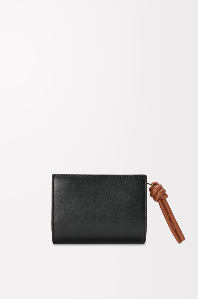 LOEWE ノット コンパクト ウォレット（シャイニーナパカーフ） ブラック/スクワラル