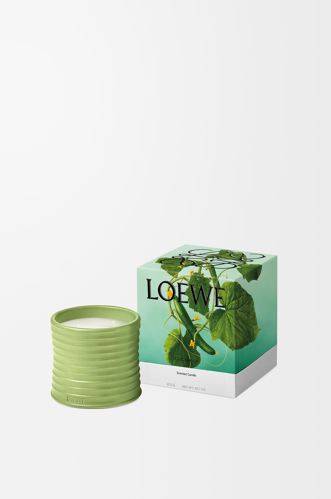 LOEWE Small Cucumber candle Light Green