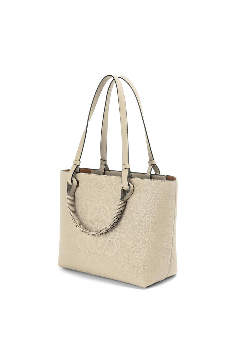 LOEWE Small Anagram Tote in grained calfskin Light Oat pdp_rd