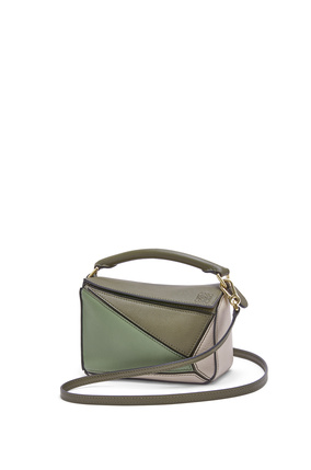 LOEWE Mini Puzzle bag in classic calfskin Autumn Green/Light Oat plp_rd