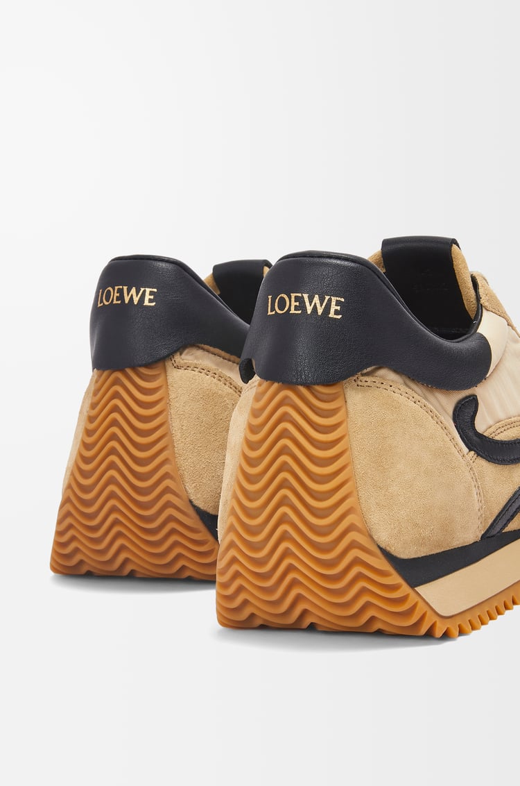 LOEWE Zapatilla Flow Runner en ante y nailon Dorado/Negro
