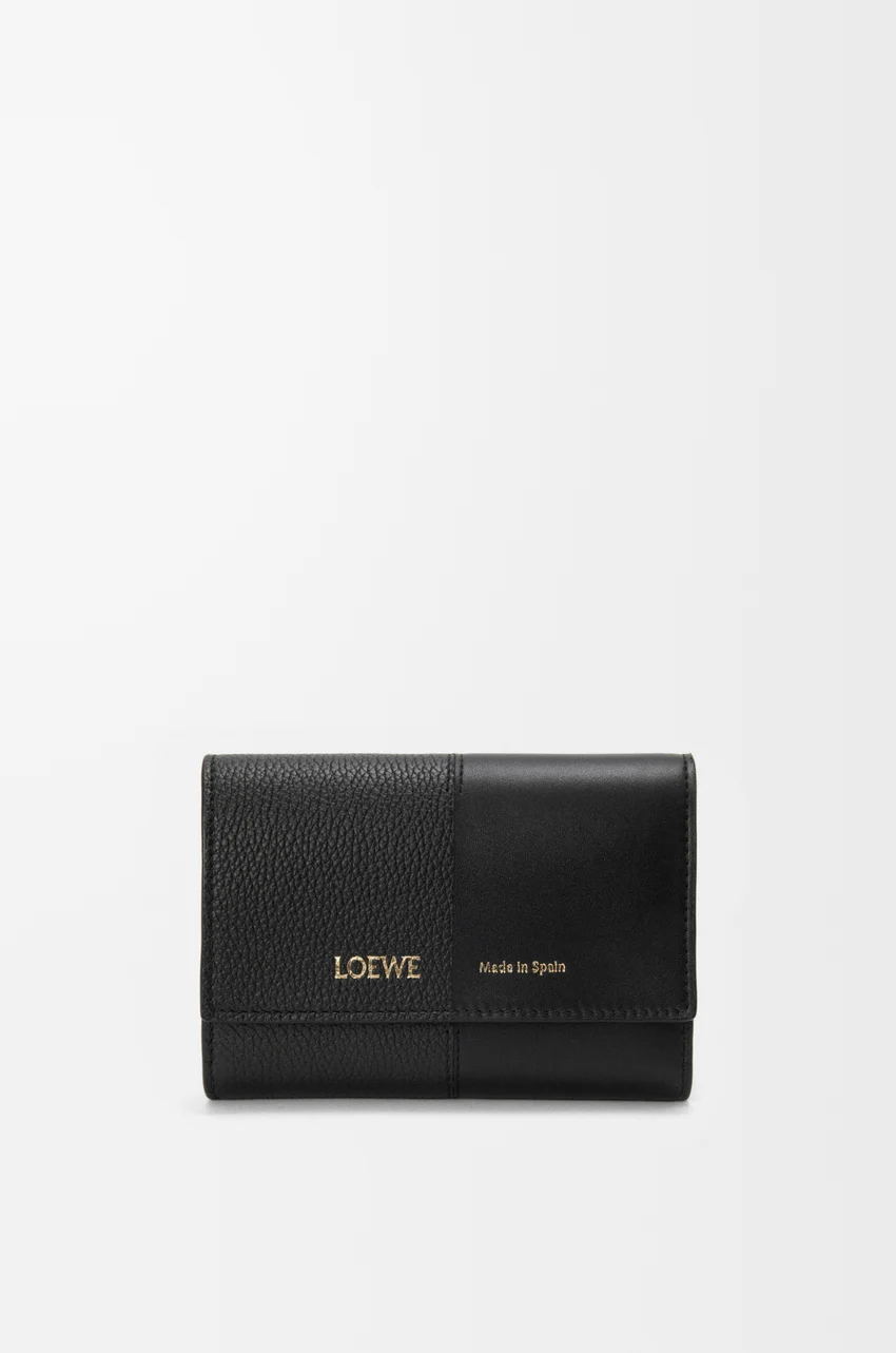 Small vertical wallet in smooth and grained calfskin