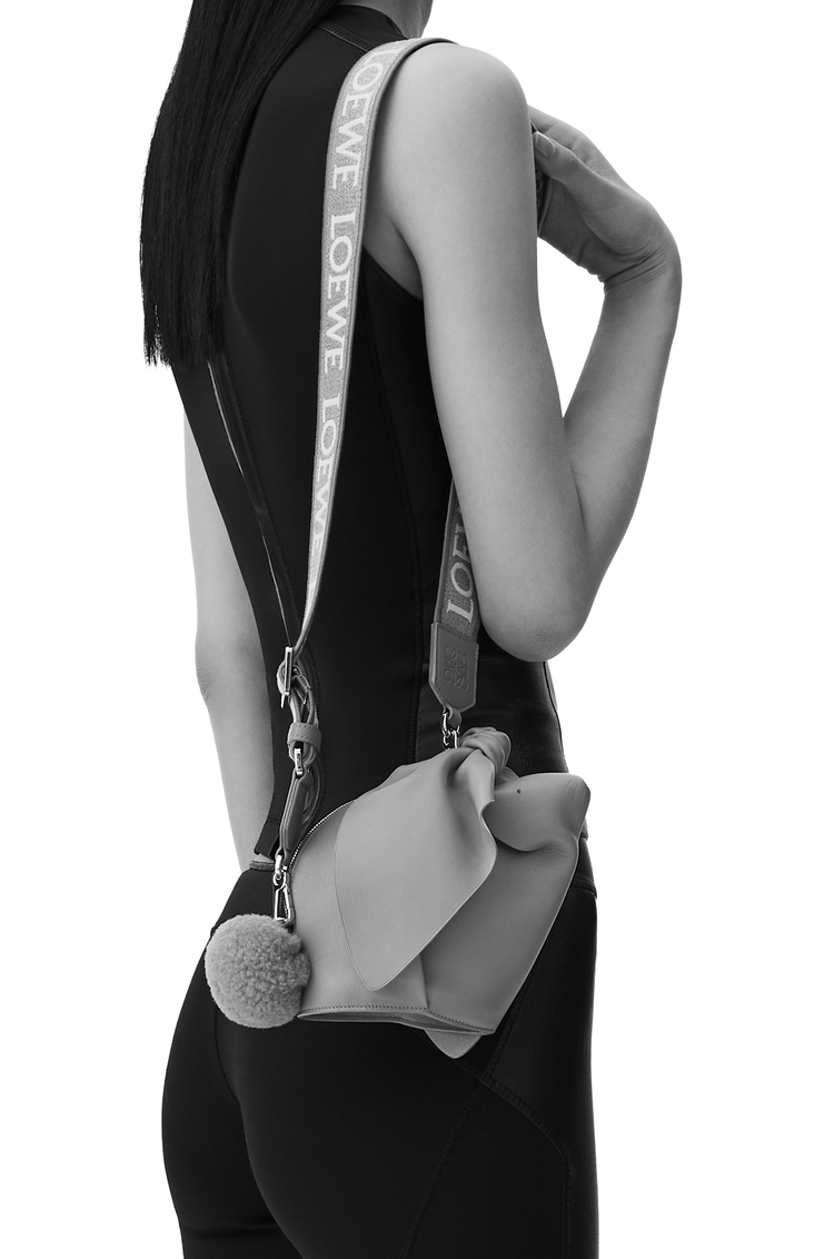 LOEWE バニー バッグ（ナパカーフ） ゴースト