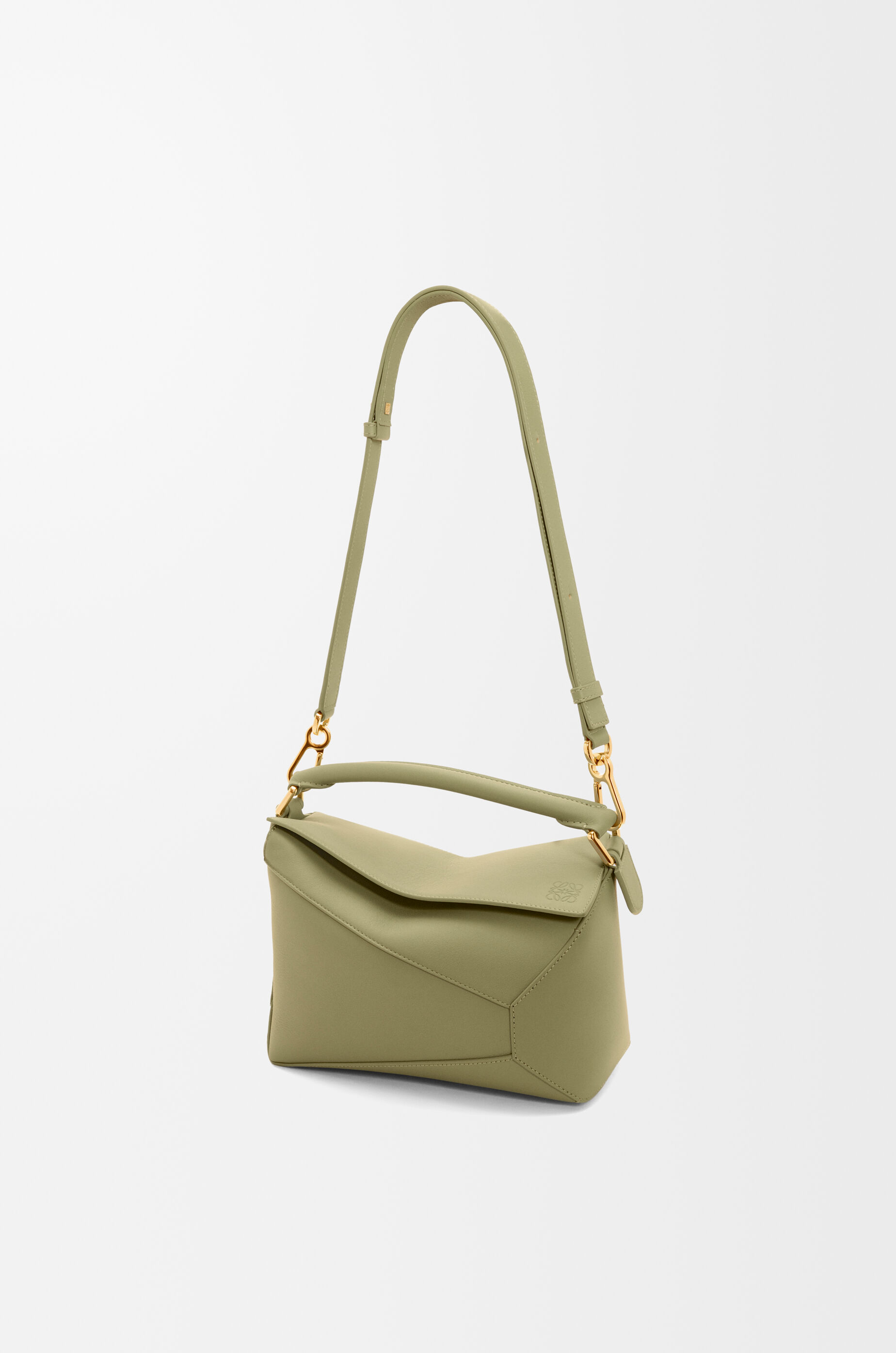 ロエベ　花瓶グリーン Small Puzzle Edge bag in classic calfskin Green - LOEWE